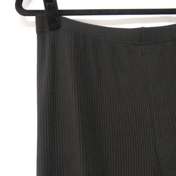 SHEIN - Curve | 1XL | Textured Ribbed Black Stretchy Leggings - Picture 3 of 16